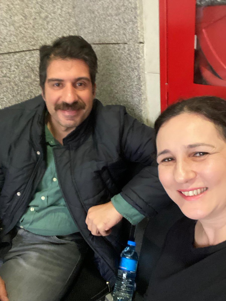 Bu sabah savcılık tarafından ifadem alınmadan tutuklama talebiyle mahkemeye sevk edilmiş bulunuyorum. Mahkeme salonun önünden tüm hürriyet sevdalılarına selam olsun! 

Bu uygulama hukukun en temel teammüllerinin ve kurallarının ayaklar altına alınmasıdır. 

İstibdada karşı iş,