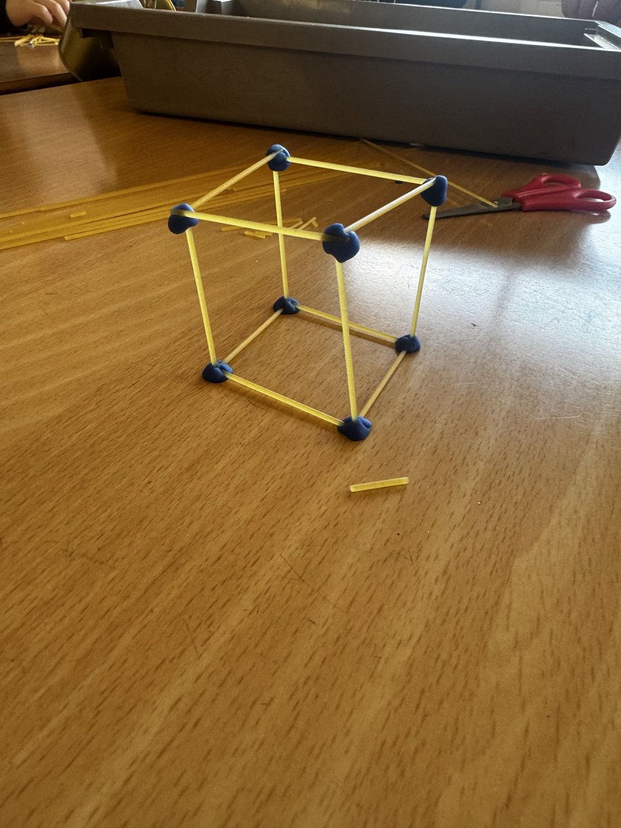 MsKnight138's tweet image. Primary 6 investigating 3D shapes and their properties on Monday morning  #stem #maths @HaghillTeam