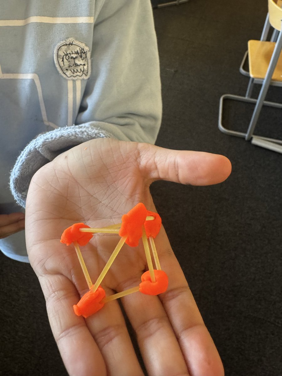 MsKnight138's tweet image. Primary 6 investigating 3D shapes and their properties on Monday morning  #stem #maths @HaghillTeam