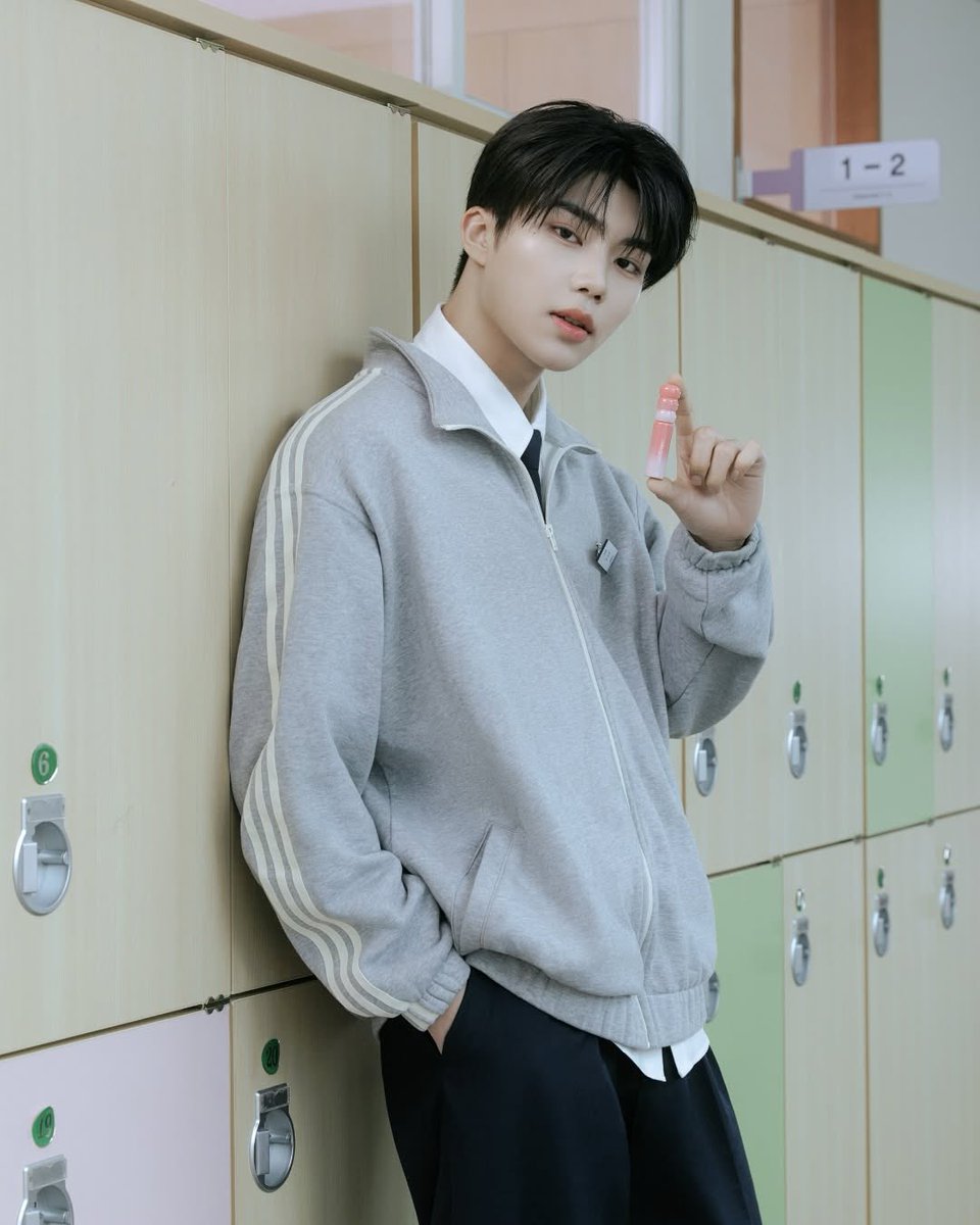 geoniwook's tweet photo. Jika kita bicara tentang colorgram ... pilihanku apa, ya? Aku akan langsung memberi tahu jawabannya. Itu adalah 𝐇𝐞𝐚𝐫𝐭𝐥𝐢𝐠𝐡𝐭𝐞𝐫 #𝟏 dan juga 𝐅𝐫𝐮𝐢𝐭𝐲 𝐆𝐥𝐚𝐬𝐬 𝐓𝐢𝐧𝐭 𝐌𝐢𝐥𝐤 #𝟕 𝐏𝐥𝐨𝐩 𝐅𝐢𝐠! 💞 Apa pilihanmu, ZEROSE? https://t.co/p3YWTraLIZ