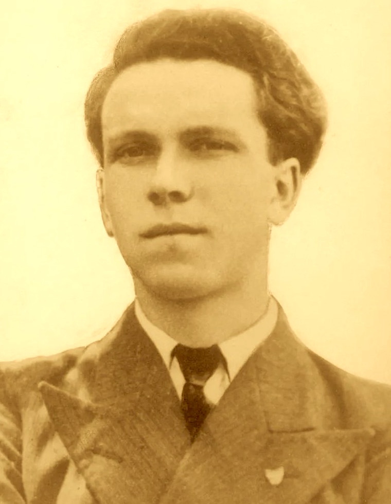 26 septembre 1943. Un agriculteur est jugé avec son groupe. Il réclame d'être le seul à être fusillé. En vain. "Je vous demande de faire dire des messes pour moi, écrit-il à ses parents, de prendre soin de mes arbres afin que vous ayez un souvenir de moi". Marcel Simon. 23 ans.