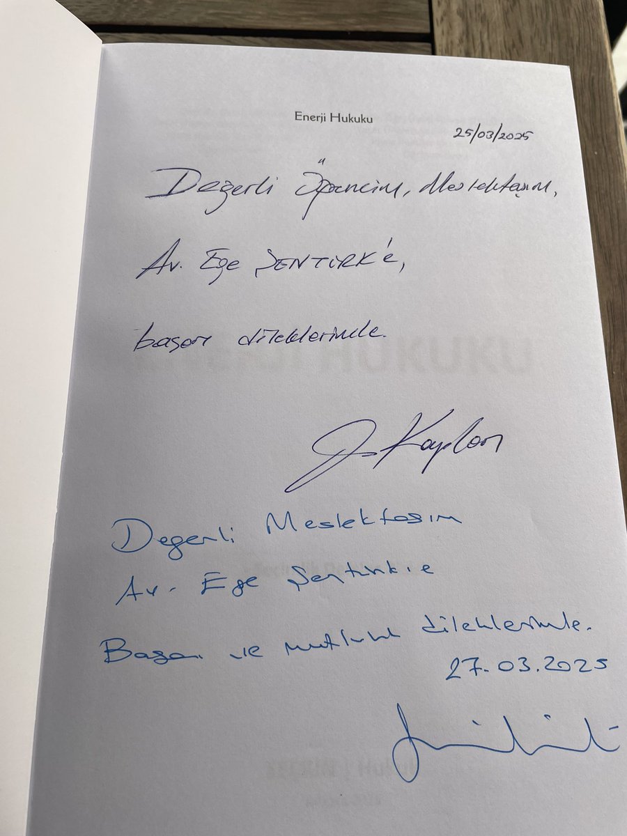 Değerli Hocalarım Doç. Dr. Onur Kaplan (<a href="/CarlvonSavigny/">Onur Kaplan</a>) ve Dr. Öğr. Üyesi Güven Süslü tarafından kaleme alınan “Enerji Hukuku” adlı eseri imzalatma şansı bulduğum için mutluluk duyuyorum.