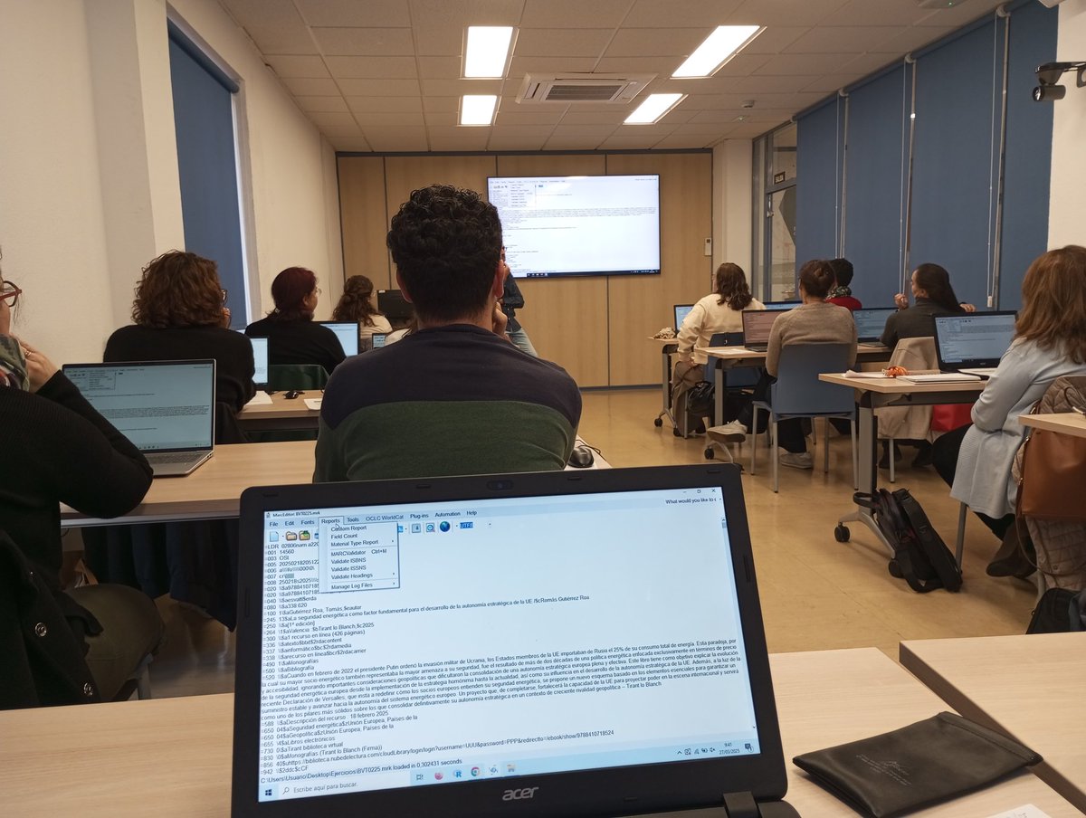 BiblioUCA's tweet photo. En estos momentos, el personal de la biblioteca de la @univcadiz está participando en una formación sobre #MarcEdit, herramienta clave para la gestión y edición de metadatos bibliográficos. ¡Seguimos mejorando nuestros servicios! #Catalogación https://t.co/hdJADpz1ZQ