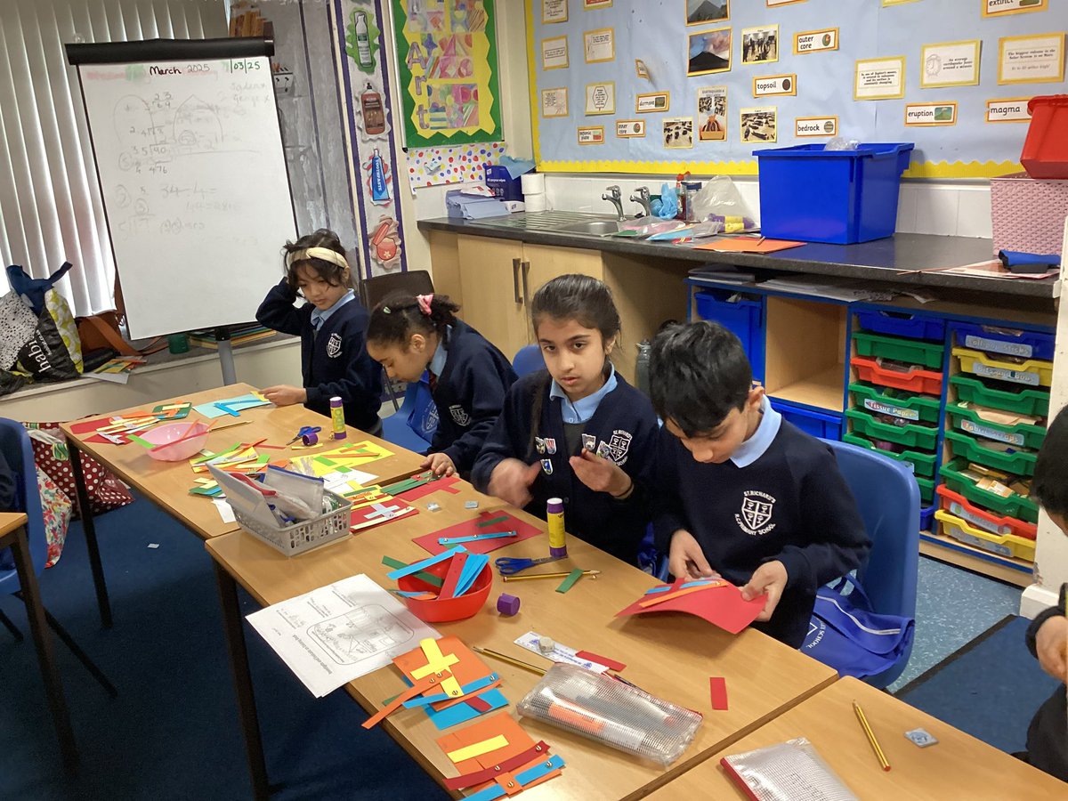 St_Richards_RC's tweet image. Last week, we had Amanda in to deliver a workshop on Levers and Linkages!

The children in Class 6 (Yr 3) planned, designed and created a page from a pop-up story book 📖📚

#designandtechnology #discoverandcreate #leversandlinkages