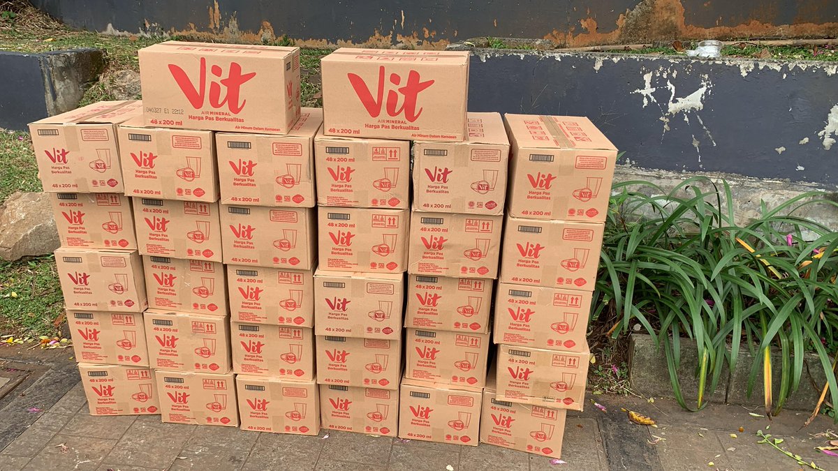 🚨UPDATE AKSI JAKARTA 🚨

Logistik dan ambulance untuk aksi di Jakarta sudah standby, Stay safe teman-teman!

#TolakUUTNI #TolakRUUPolri