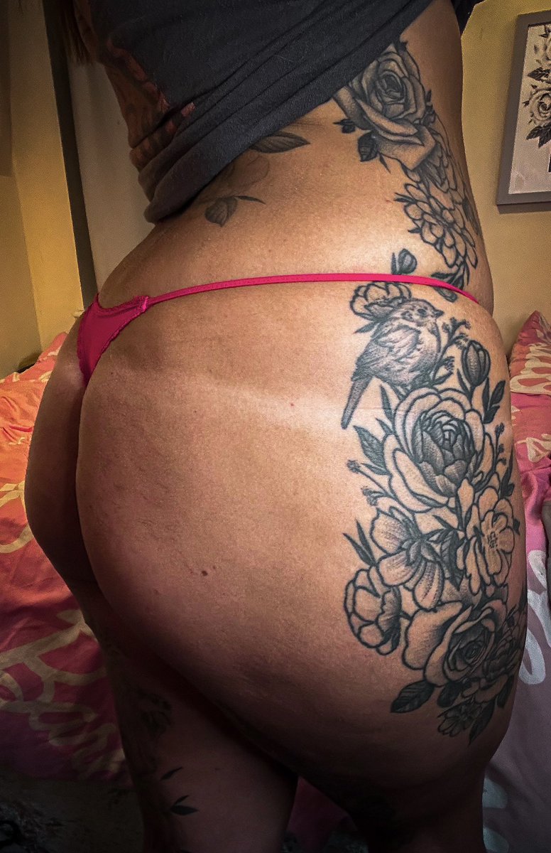 MissInkxo's tweet photo. Custom order pending 😘 

Paypig humiliation findom thong booty only fans OF https://t.co/V2vddyGXMs