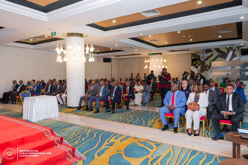 #RDC:Madame <a href="/ElyseeChovu/">Elysée Chovu</a>, D.G de l'INS a pris part à la signature des contrats de performance qui marque une étape clé en instaurant,pour la première fois, une nouvelle culture de gouvernance des établissements publics sous tutelle du Ministère du Plan
<a href="/PlanRdc/">Ministère du Plan et de la C.A.D 🇨🇩</a>  <a href="/PNUDRDC/">PNUD RDC</a> @UNICEFD