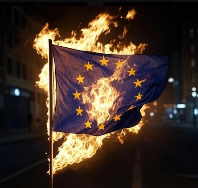 COTOMATAMOROS_1's tweet image. Ya tengo el kit completo que consta de un mechero y una bandera.