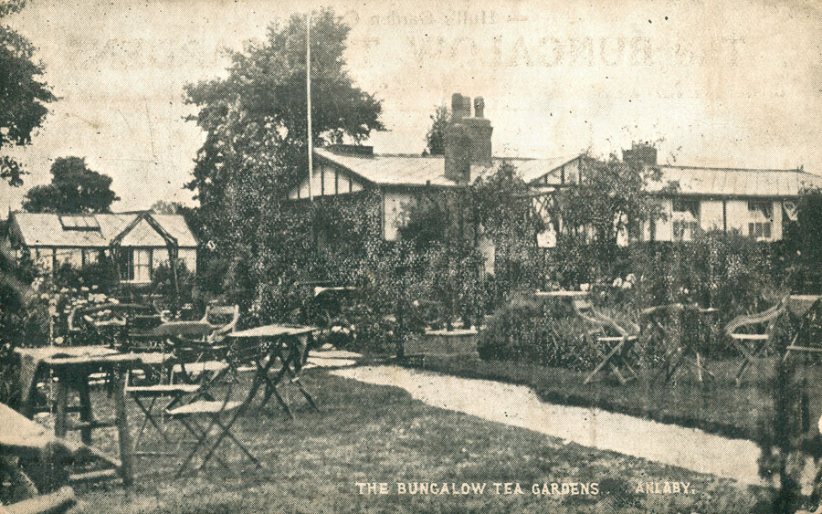 According to the Daily News (Hull) in 1921, The Bungalow Tea Gardens at Anlaby was "Two minutes walk from Anlaby Motor Bus Halt. [Serving] Dainty Teas and Light Refreshments in delightful surroundings. Moderate Charges. Aerated Water" 🫖 🍰 

📜 PO/1/4/3, c.1920s 
#VillageHistory