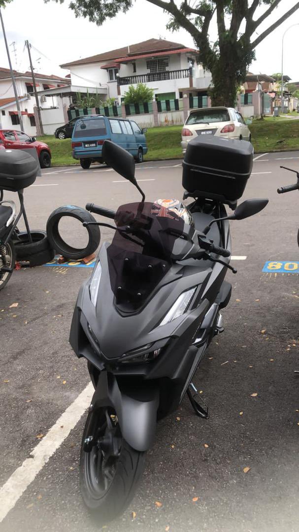 naimifaris's tweet photo. Hi, motor kami baru lepas kena curi di Medini, Iskandar Puteri. Dugaan sungguh pada bulan yang mulia ni, nak dekat raya pulak tu. Kalau ada sesiapa ternampak honda vario warna hitam, JWP 3153 roger roger ya🙏🏼🙏🏼💔 https://t.co/2y3eIT5Scz