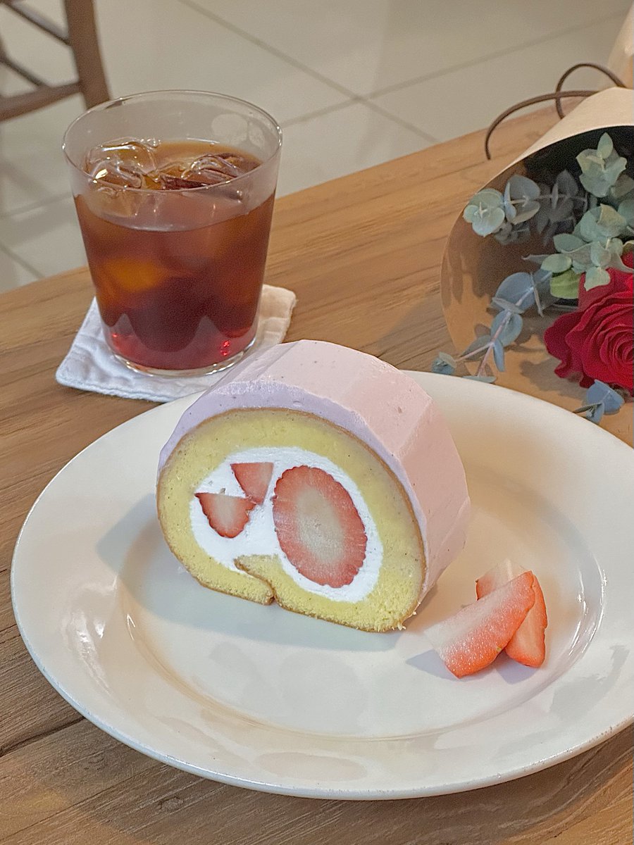 F00DFI5HTER's tweet image. 혜화/대학로 치읓

계절 디저트가 정말 맛있는 곳…… 🌹
하지만 눈치게임 웨이팅을 성공해야만 하는