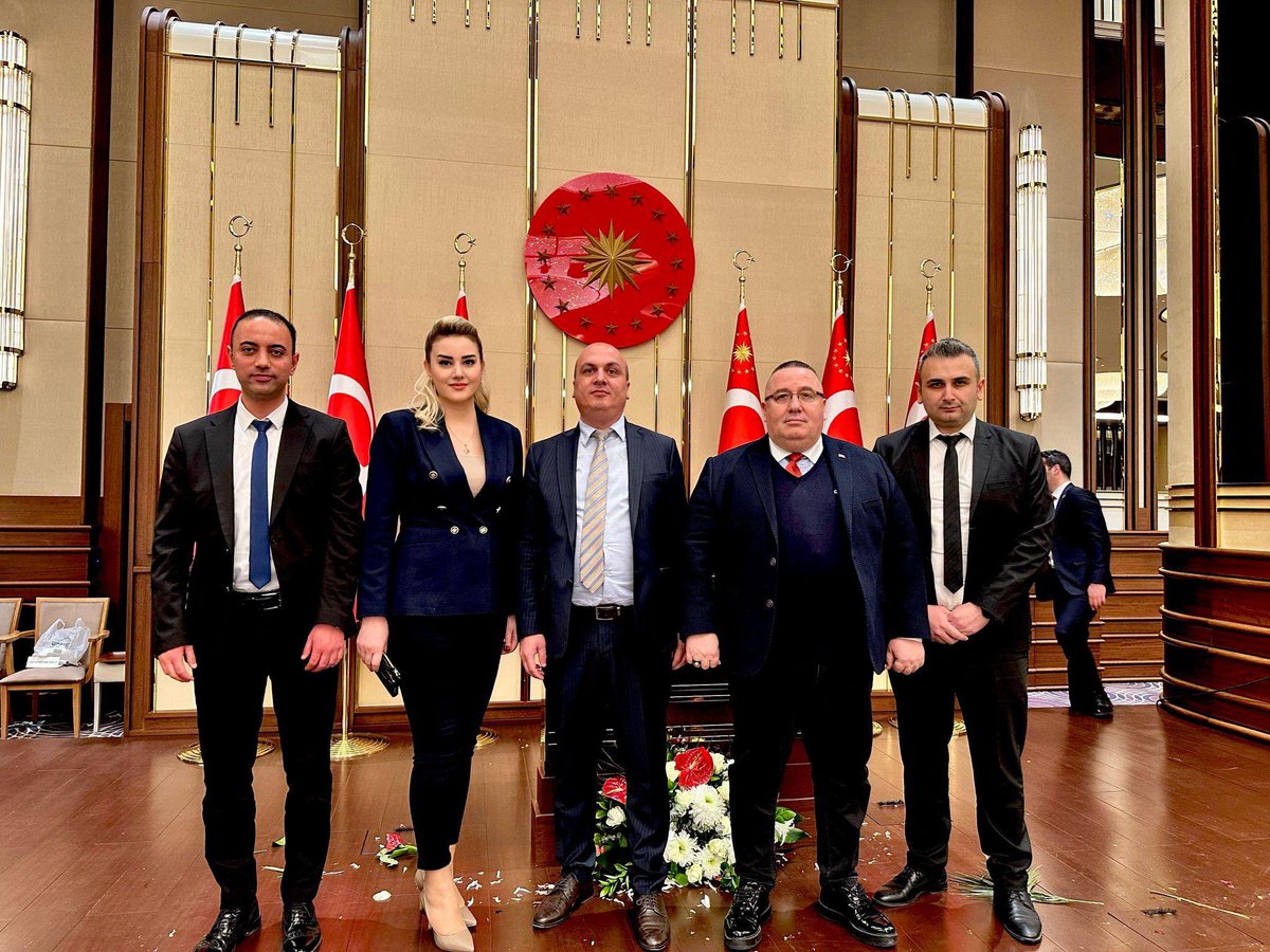 Cumhurbaşkanı Sayın Recep Tayyip ERDOĞAN’ın ev sahipliğinde Cumhurbaşkanlığı Külliyesinde Çalışma ve Sosyal Güvenlik Bakanlığı tarafından düzenlenen, iftar programına Türk-İş Genel Başkanı Sayın Ergün ATALAY beraberinde sendikamız adına Genel Sekreter Halime ÖZCAN, Genel Mali