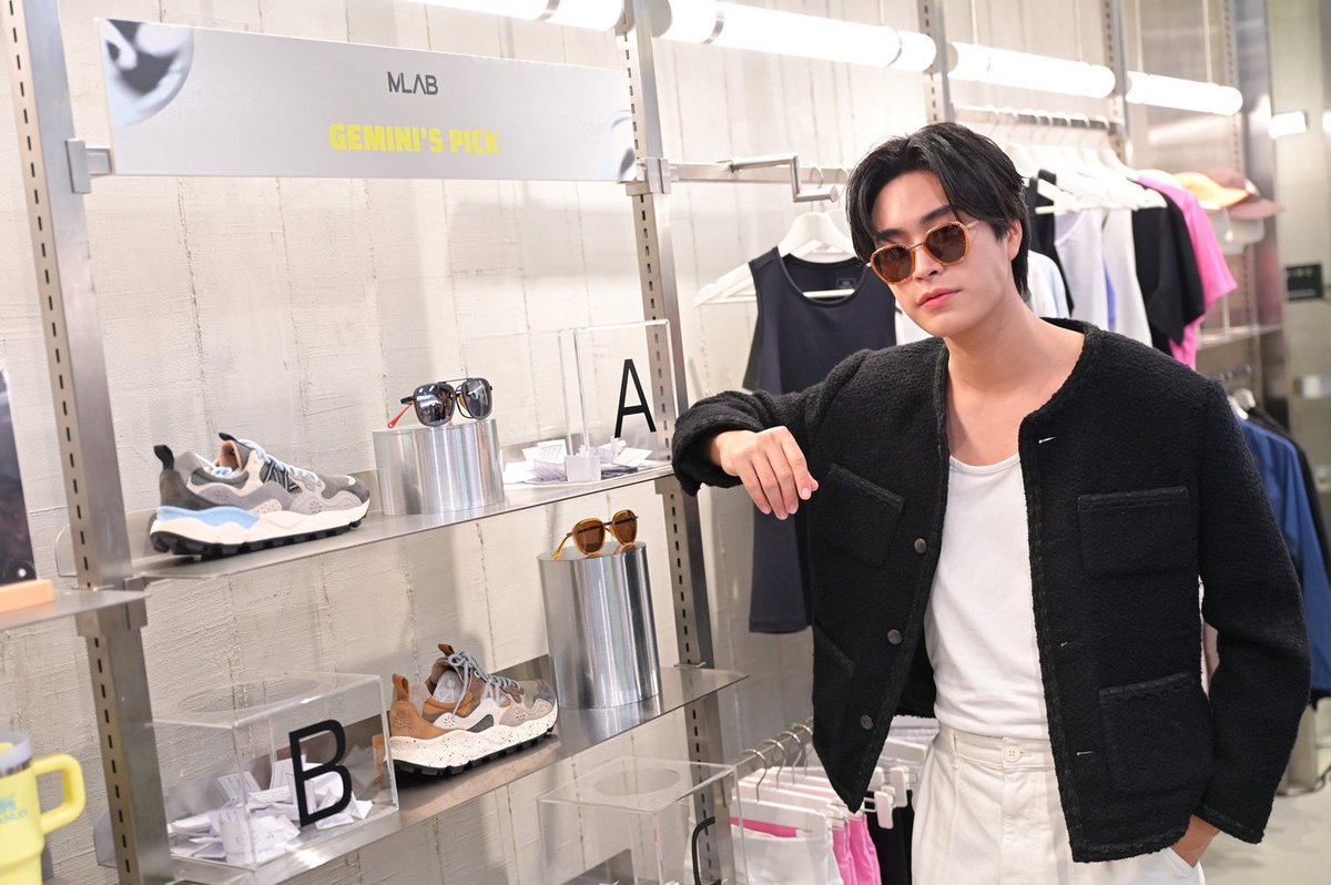 dailyscoopsnews's tweet photo. “เจมีไนน์” พาแฟนคลับฟิน! ร่วมงานเอ็กซ์คลูซีฟอีเว้นท์ที่ MLAB มัลติแบรนด์สโตร์เซ็นทรัลเวิลด์ 
พร้อมโชว์ลุค Sport-Active Lifestyle หล่อเท่ไม่หลุดคอนเซ็ปต์

🍦💕: https://t.co/YNS81LGADu

#MLABxGemini 
#MLAB_Store 
#Gemini_NT 
#เจมีไนน์ https://t.co/0UhKfdQcOX