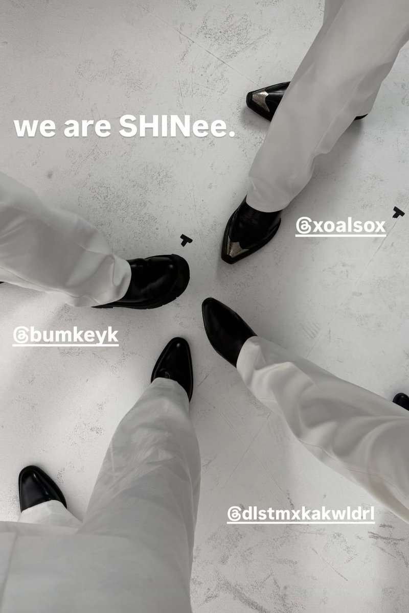 KpusoFangirls's tweet photo. The world is healing. SHINee's back.

📷: choiminho_1209 (IG) https://t.co/LkNTnU61HE