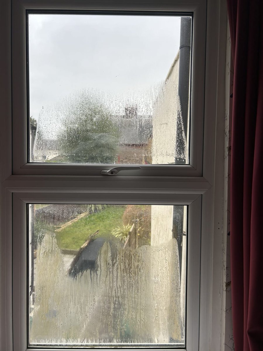 LeadsDoWork's tweet image. #windows #glaziers #brokenwindow  quote required Carshalton Road #Sutton get this job lead via app 2uk.io/app
