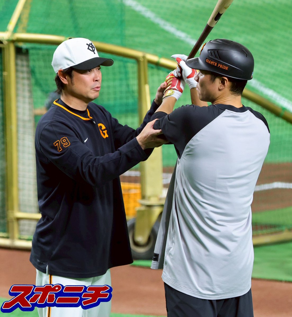 亀井コーチの指導を受ける坂本(撮影・光山 貴大@takahiroKOHYAMA
