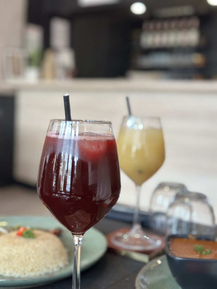 ElbeufSurSeine's tweet photo. [#Commerce] Un nouveau restaurant sur la place Lécallier  🍽️🌍
Le restaurant Lafiasso, spécialisé dans la cuisine raffinée d’Afrique de l’Ouest, a récemment ouvert ses portes sur la place Lécallier à Elbeuf sur Seine. 1/2 https://t.co/kfEMosOhnu