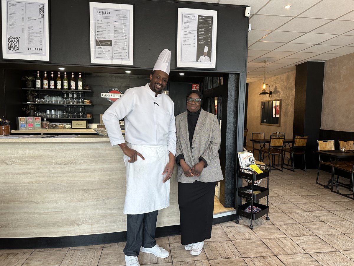 ElbeufSurSeine's tweet photo. [#Commerce] Un nouveau restaurant sur la place Lécallier  🍽️🌍
Le restaurant Lafiasso, spécialisé dans la cuisine raffinée d’Afrique de l’Ouest, a récemment ouvert ses portes sur la place Lécallier à Elbeuf sur Seine. 1/2 https://t.co/kfEMosOhnu