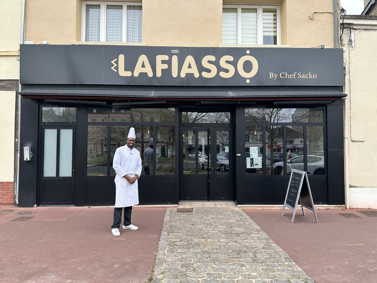 ElbeufSurSeine's tweet photo. [#Commerce] Un nouveau restaurant sur la place Lécallier  🍽️🌍
Le restaurant Lafiasso, spécialisé dans la cuisine raffinée d’Afrique de l’Ouest, a récemment ouvert ses portes sur la place Lécallier à Elbeuf sur Seine. 1/2 https://t.co/kfEMosOhnu