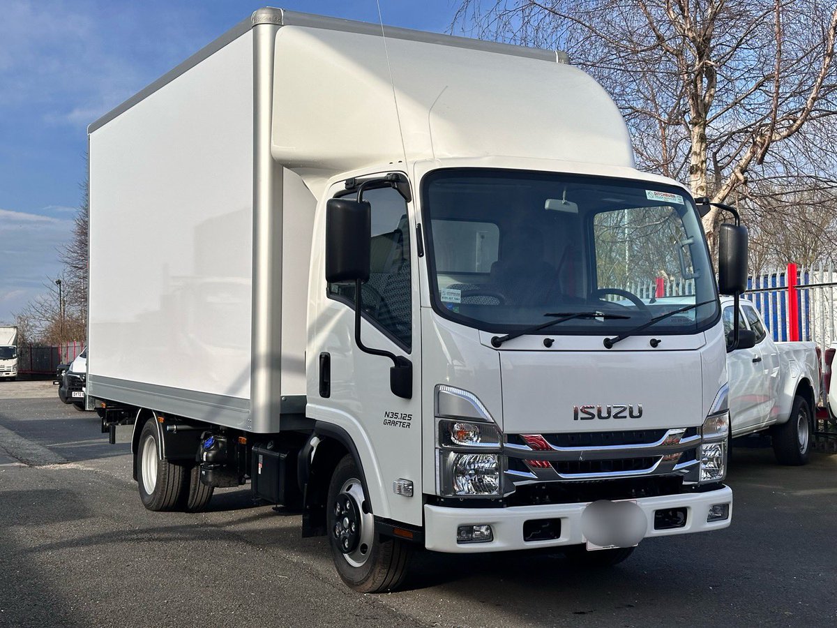 A cracking looking Isuzu box with tail lift goes out to work for a White Goods company so we can all have new Fridges, Freezers, washing machines, tumble dryers and dishwashers delivered to our doorsteps.
#whitegoods #deliveryvehicle #deliveries #haulage #courier #taillift #box