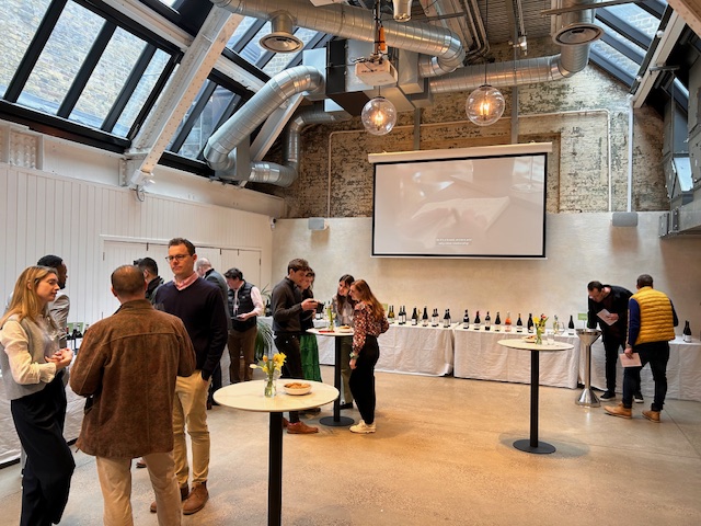 The_Buyer (@thebuyer11) on Twitter photo A fabulous selection of new wines was to be found at the <a href="/corneyandbarrow/">Corney & Barrow</a> spring portfolio tasting - with great depth, breadth and quality - <a href="/chriswilsonwine/">Chris Wilson</a> picks 18 of the new wines and shows off C&B's broking service for the first time. Click the-buyer.net/tasting/wine/b… A fabulous selection of new wines was to be found at the <a href="/corneyandbarrow/">Corney & Barrow</a> spring portfolio tasting - with great depth, breadth and quality - <a href="/chriswilsonwine/">Chris Wilson</a> picks 18 of the new wines and shows off C&B's broking service for the first time. Click the-buyer.net/tasting/wine/b…