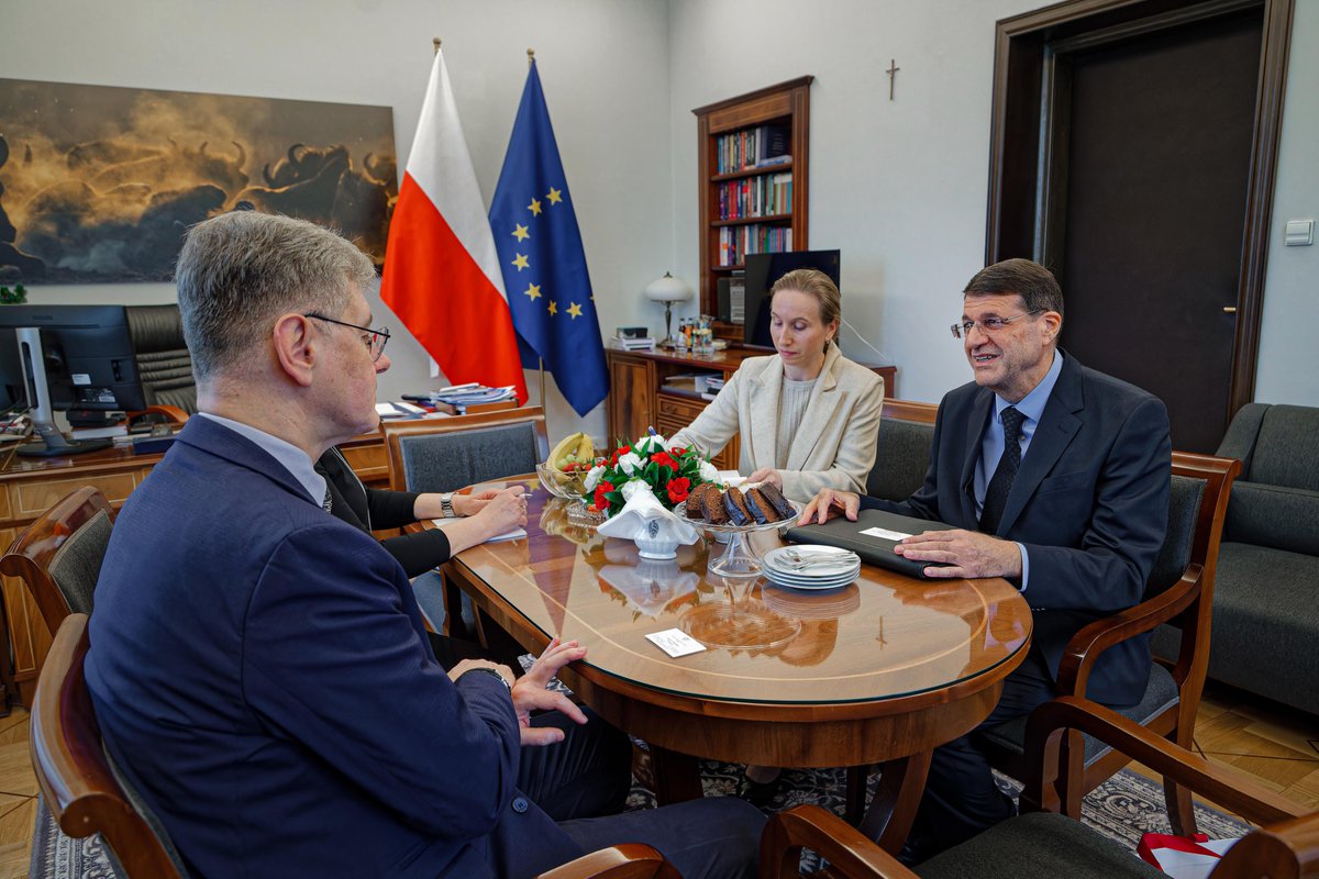 🇵🇱🤝🇨🇾Wicemarszałek Senatu Maciej Żywno spotkał się z ambasadorem Republiki Cypryjskiej <a href="/CyprusinPoland/">Cyprus in Poland</a>  Nicosem P. Nicolaouem.