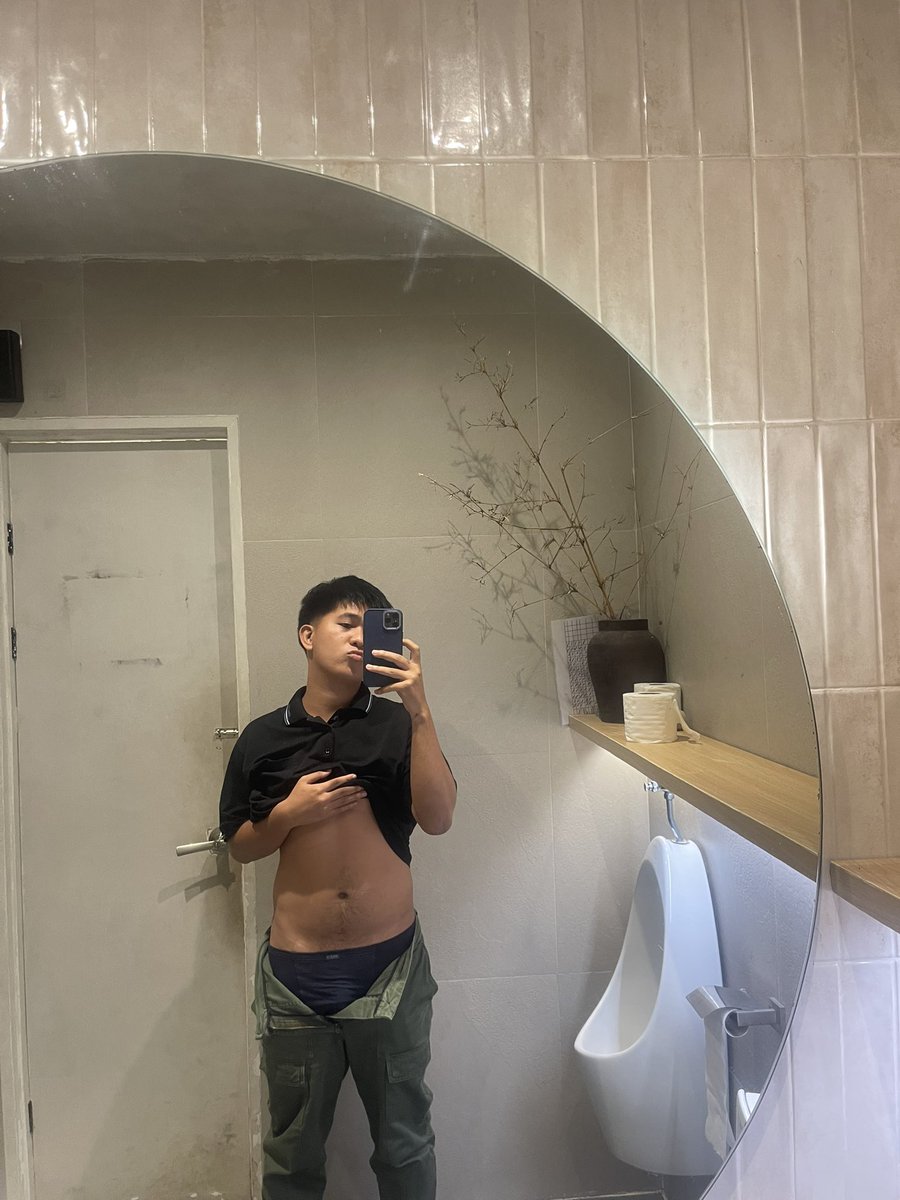 f_ck_prince's tweet photo. Hakdog. 

#alterpagadian char! https://t.co/VbC7eSG041