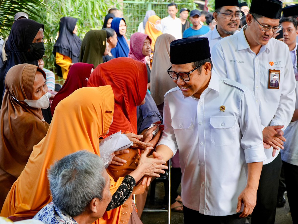 Bersama <a href="/rumahzakat/">Rumah Zakat</a>, kami menyalurkan zakat fitrah untuk warga Cilincing, Jakarta Utara.

Ke depan, adanya DTSEN (Data Tunggal Sosial Ekonomi Nasional) akan memperkuat penyaluran zakat lebih integratif dan tepat sasaran. Ini adalah bentuk kolaborasi konkret pemerintah dengan