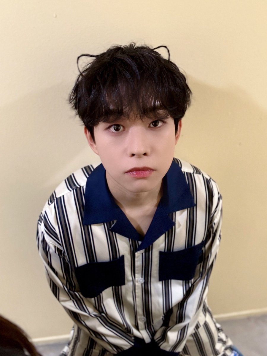 어스 tweet media