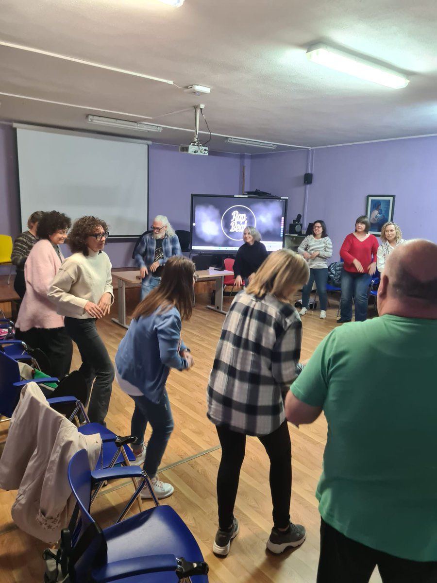 CPR Avilés Occidente (@cpravilesocci) on Twitter photo Disfrutando del curso 🎼"Música y emociones en movimiento", una forma de potenciar el bienestar emocional 💗, utilizando la música como herramienta, de la mano de Fran Carreño🎸 y Luz Busto.🩰.<a href="/cprgijon/">cprgijon</a> <a href="/cprcuencas/">CPR Cuencas Mineras</a> <a href="/CPROviedo/">CPR_Oviedo</a> #Musica #bienestaremocional Disfrutando del curso 🎼"Música y emociones en movimiento", una forma de potenciar el bienestar emocional 💗, utilizando la música como herramienta, de la mano de Fran Carreño🎸 y Luz Busto.🩰.<a href="/cprgijon/">cprgijon</a> <a href="/cprcuencas/">CPR Cuencas Mineras</a> <a href="/CPROviedo/">CPR_Oviedo</a> #Musica #bienestaremocional