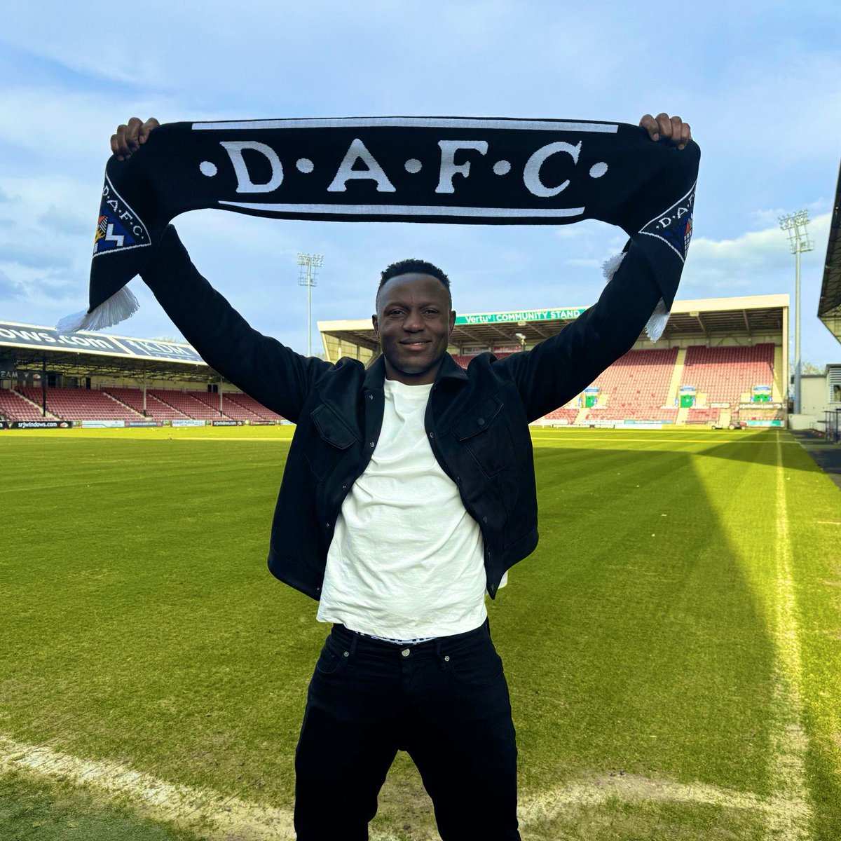 📝 DEAL DONE: Second tier Scottish club Dunfermline have completed the signing of Victor Wanyama on free transfer. 🇰🇪🤝🏴󠁧󠁢󠁳󠁣󠁴󠁿

(Source: <a href="/officialdafc/">Dunfermline Athletic</a>)