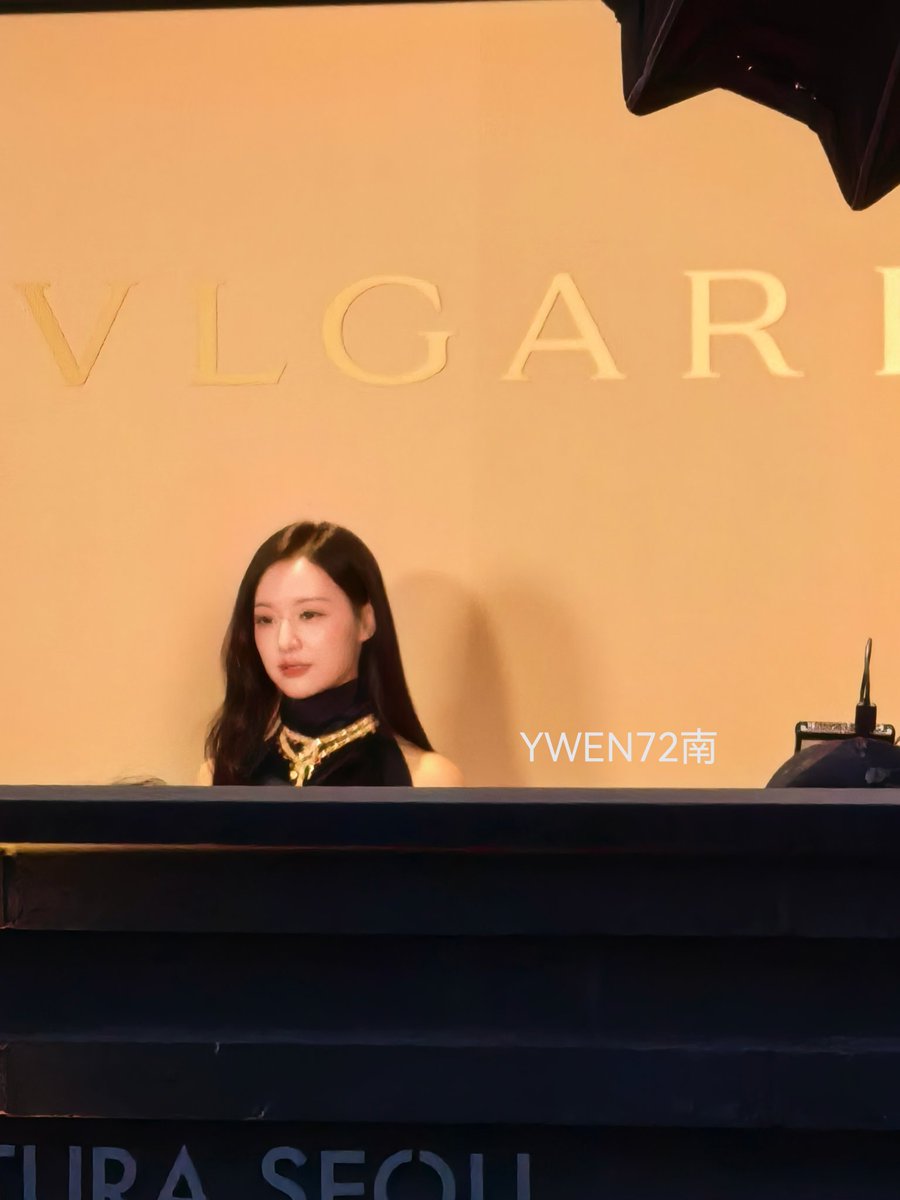 ywen727's tweet photo. 250327
KIM JIWON AT BVLGARI FUTURA SEOUL 
#김지원 #KimJiwonxBvlgari #KimJiWon #BvlgariSerpenti #SerpentiInfinito https://t.co/JWcPAVXqlu