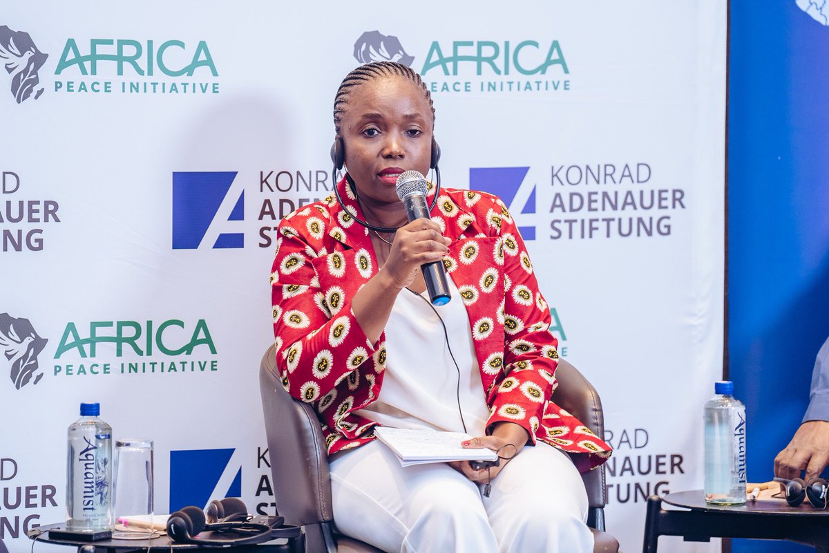 peaceful_africa's tweet photo. 2nd panel of the day discussing : Governance, State-Building and pathways for sustained peace in Eastern DRC. Moderated by @dannyasimi. 

What does it actually mean to have state-building? 

@KAS_Kenya @kaskongo 

#AfricaPeaceInitiative #RegionalDialogue #EasternCongo https://t.co/l38YaUSFqs