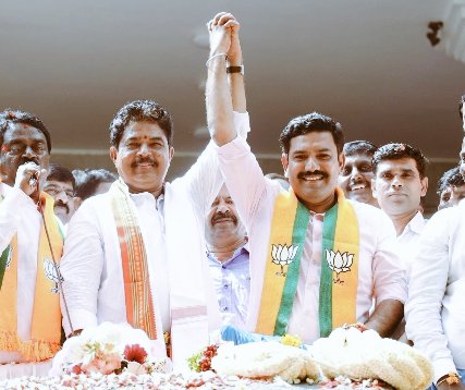 siddumurthy26's tweet photo. ಹಿಂದು ನಾಯಕ ಯಾತ್ನಾಳ್ ಉಚ್ಛಾಟನೆ ಬಗ್ಗೆ ಅಡ್ಜಸ್ಟಮೆಂಟ್ ಅಶೋಕ ಇನ್ನೂ ಒಂದೇ ಒಂದು ಹೇಳಿಕೆ ಕೊಟ್ಟಿಲ್ಲ ! 

ಅಡ್ಜಸ್ಟಮೆಂಟ್ ಏನೆಂದು ತಿಳಿತಾ?

#RipBjp https://t.co/9lFGEHFn8J