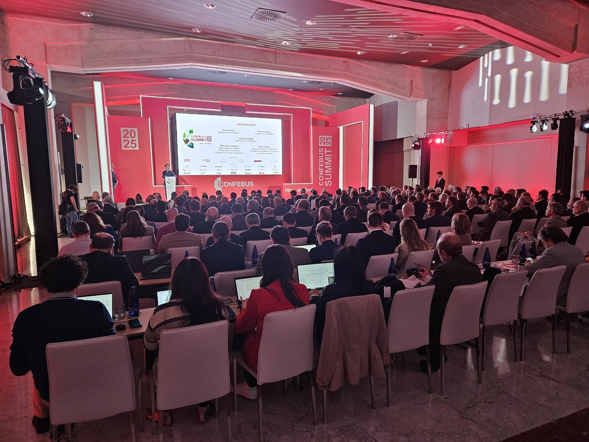 PAPCONGRESOS's tweet image. Hoy participamos como ponentes en la mesa redonda de la competitividad en el transporte discrecional del @ConfebusSocial Summit de Sevilla.
Un orgullo de poder aportar nuestra visión de este importante aspecto en apartados de sostenibilidad, digitalización y ordenación urbana.