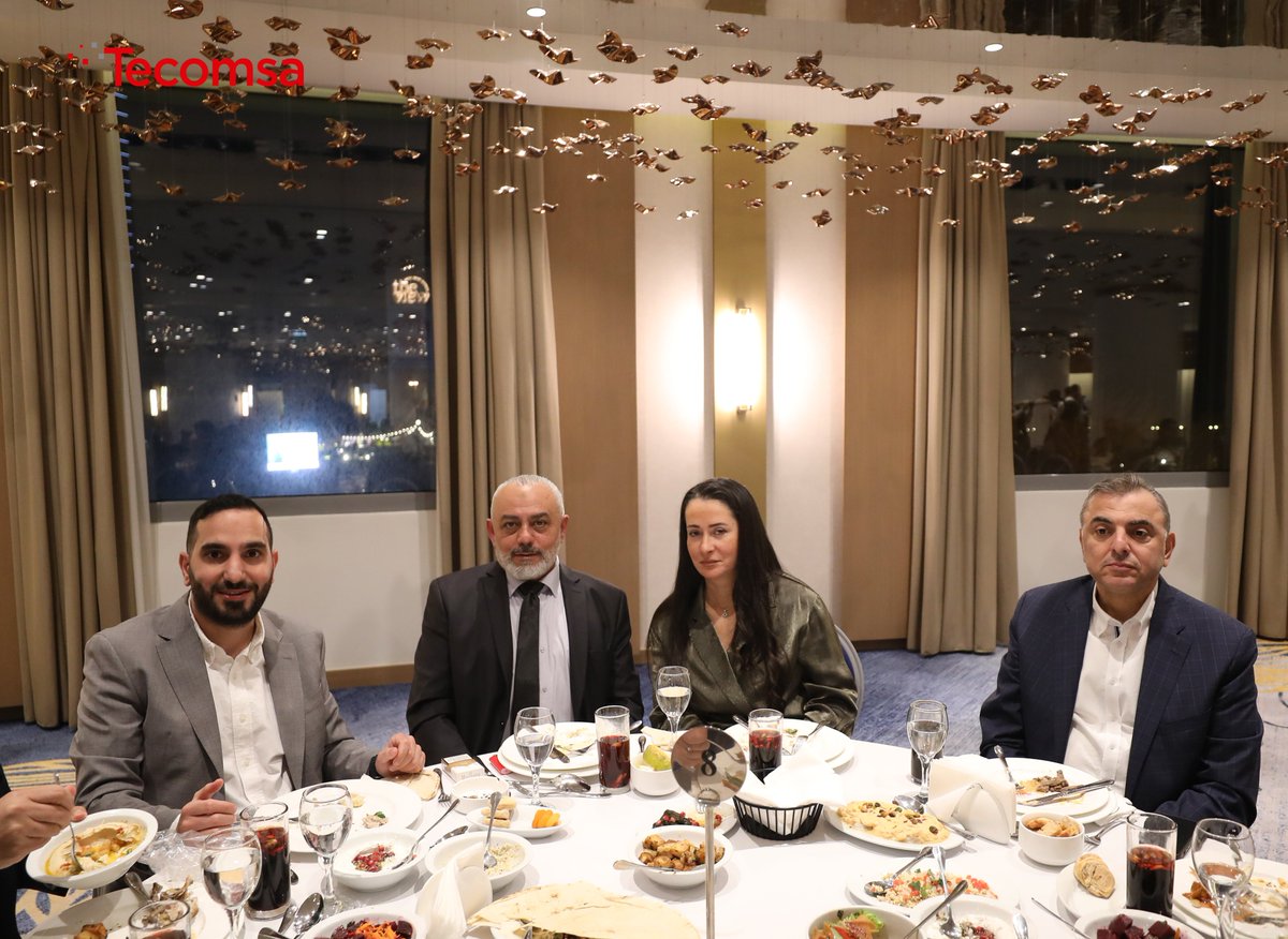 tecomsa's tweet photo. شارك السيد حسن دياب المدير التنفيذي لشركة تيكومسا في الإفطار السنوي الذي نظمته شبكة التحول والحوكمة الرقمية في لبنان في فندق "فوكو"، بحضور نخبة من الشخصيات السياسية والأكاديمية والاقتصادية، في لقاء جمع بين رمزية عيد البشارة وشهر رمضان المبارك.

#tecomsa #iftar #ramadan #event https://t.co/hsOwnEZUj4