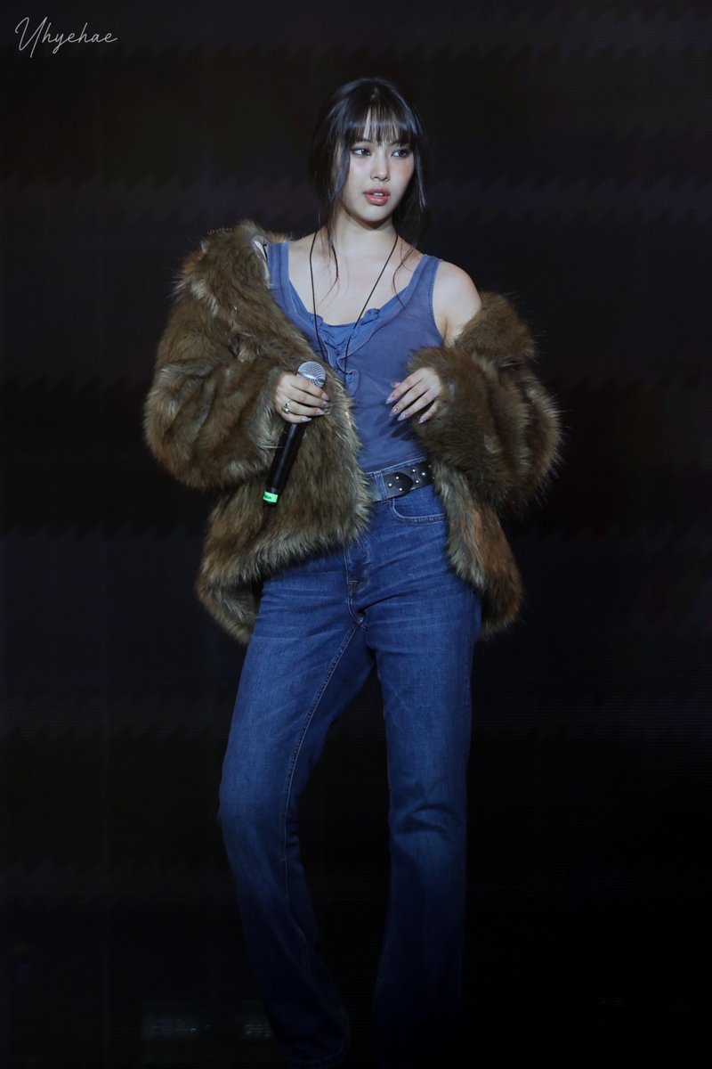 Uhyehae's tweet photo. 250323 ComplexconHK

넌 내 모든거야

#Hyein #혜인 
#NJZ #뉴진스 #NewJeans https://t.co/WvkIGddkgP