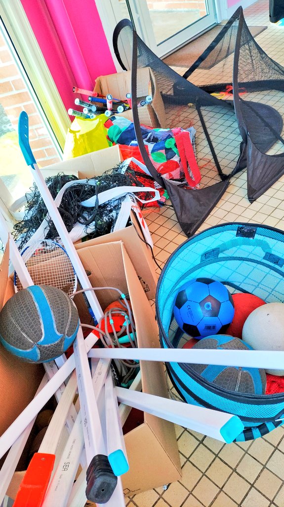 À l'école de Salouel, circo Amiens sud, les élèves de tous les niveaux pratiquent 30 minutes d'activité physique quotidienne au moment des récréations grâce à du matériel varié et adapté.
➡️Développement de la motricité et des compétences psycho-sociales 
➡️ Parcours santé