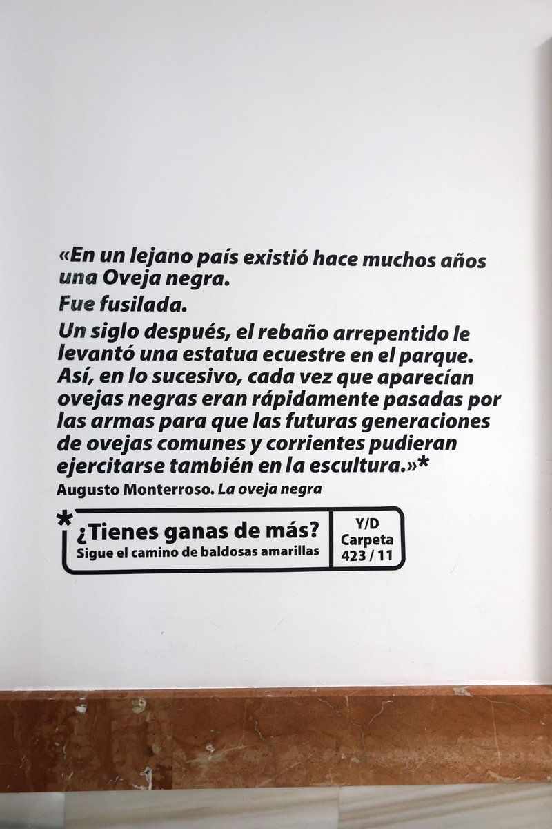 ¿Dónde lleva el camino de baldosas amarillas? Pues nada más que al corazón de la Facultad, ¡la Biblioteca!
La facultad está llena de textos de diversos autores que te invitan a redescubrir la Biblioteca😁
La inauguración será el 1 de abril, en el Ágora a las 13h
¡Te esperamos!✨