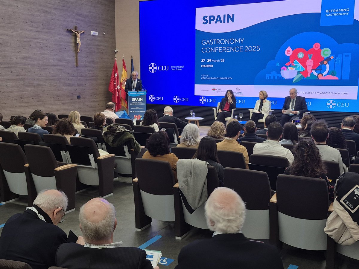 Marta_SerranoR's tweet photo. Hoy estamos en #SpainGastronomyConference2025 Bajo el lema #ReframingGastronomy', este evento internacional reúne a expertos para redefinir la gastronomía, integrando salud, sostenibilidad y tradición culinaria. Gracias a @RAG_ES y @CEU_Uni por hacer posible este encuentro. https://t.co/HNpzXcxClf