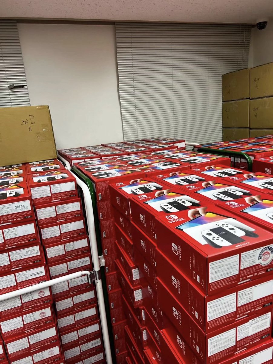 3uIEvsuuRWnPT1p's tweet image. 突然ですが...大至急周知!! 集計に移ります!!

本投稿で企画終了を迎えます✨
あなたに...お届けする豪華景品✨✨✨

❶ＰＳ５　　❷iPhone 16 Pro   

❸Switch　　❹ガレリアPC:RM7C-R47(※1名)

上記から２名様にプレゼント🎁

▼ 応募
➊フォローＲＴ
➋固定ツイートのＲＴ⚠️⚠️⚠️
➌コメント