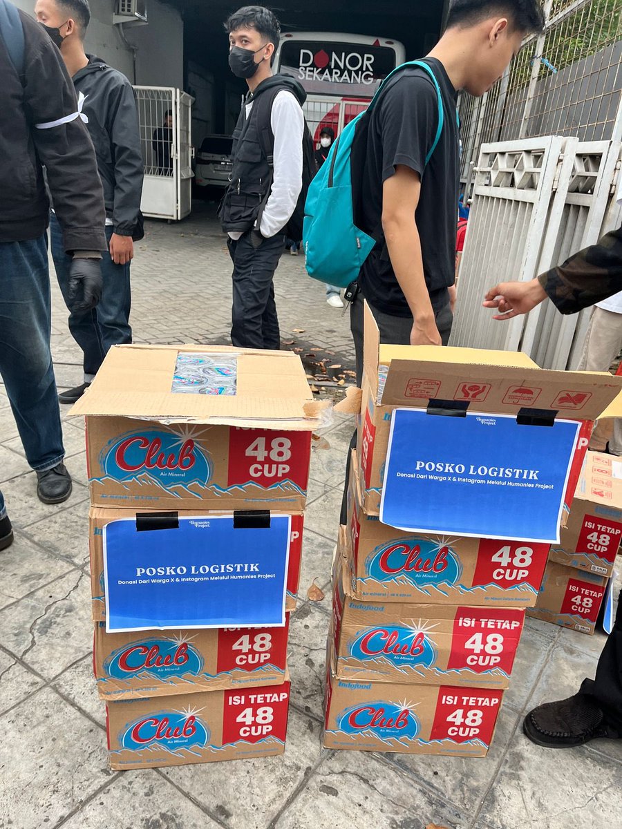 🚨AKSI KEDIRI🚨

Logistik dan ambulance untuk aksi di Kediri sudah standby, untuk posko humanies pindah ke depan PMI ya teman-teman!

#TolakUUTNI #TolakRUUPolri