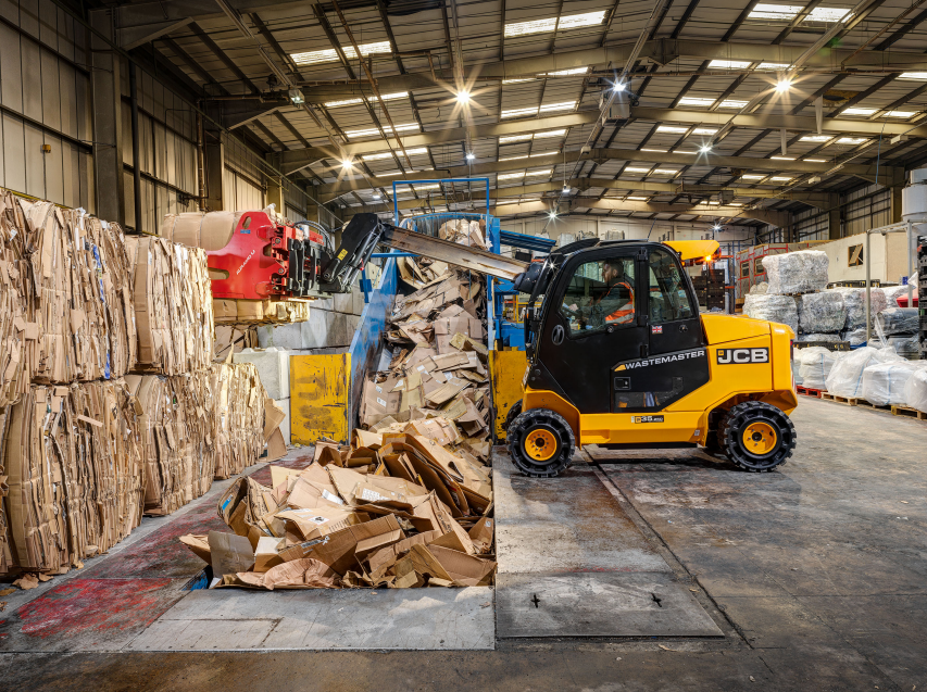 Explore Bolzoni Group's tailored solutions for the #recycling industry, featuring insights from our Recycling Industry Manager, Vanni Basso. 🚜♻️

🔗 lnkd.in/dZC6eAjk

A special thanks to <a href="/Pasha_Recycling/">Pasha Recycling Services</a>