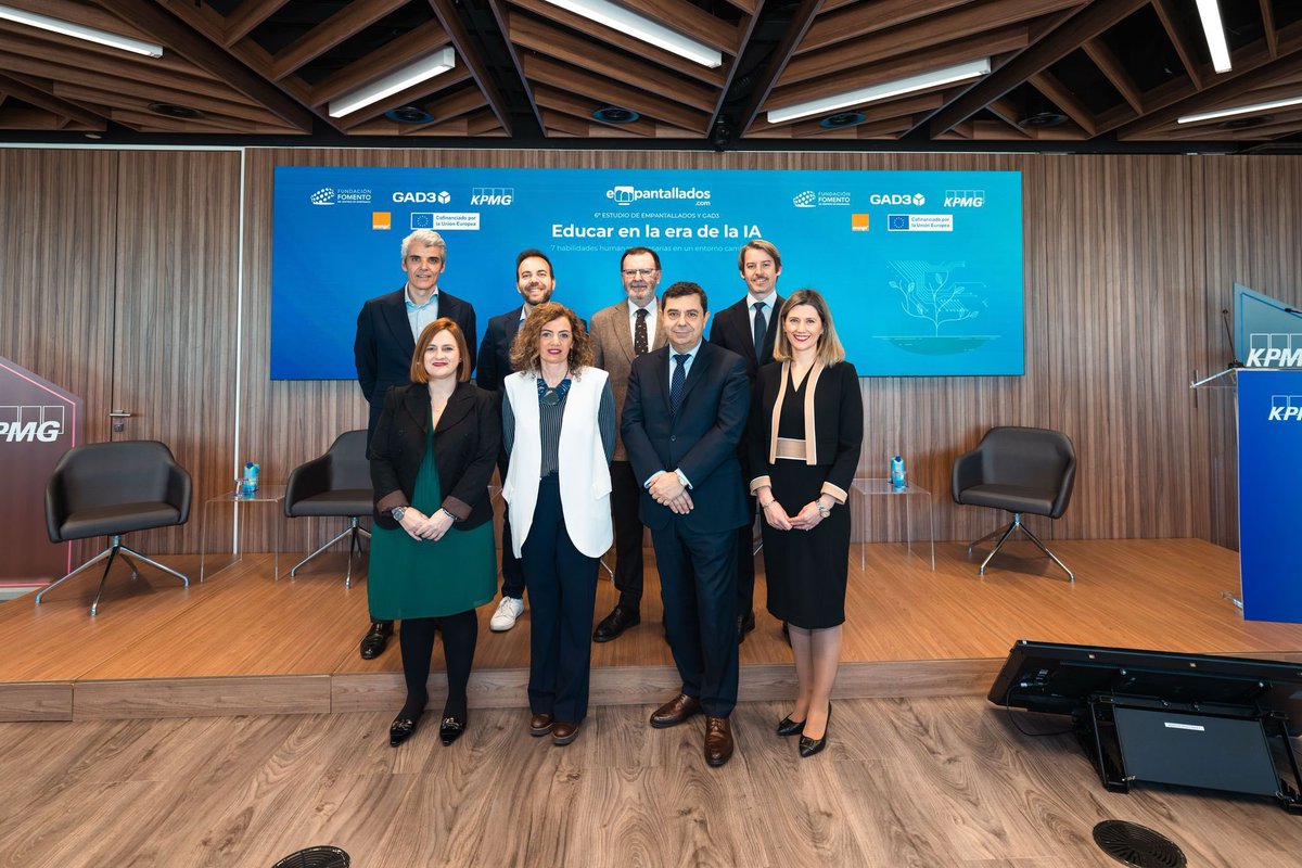 Ayer asistí a la presentación del 6º Estudio de <a href="/Empantallados_/">Empantallados.com</a> y <a href="/GAD3_com/">GAD3</a>: “Educar en la era de la IA. 7 habilidades necesarias en un entorno cambiante”. Un trabajo muy interesante para comprender cómo adolescentes, familias y profesores se están adaptando a esta nueva realidad