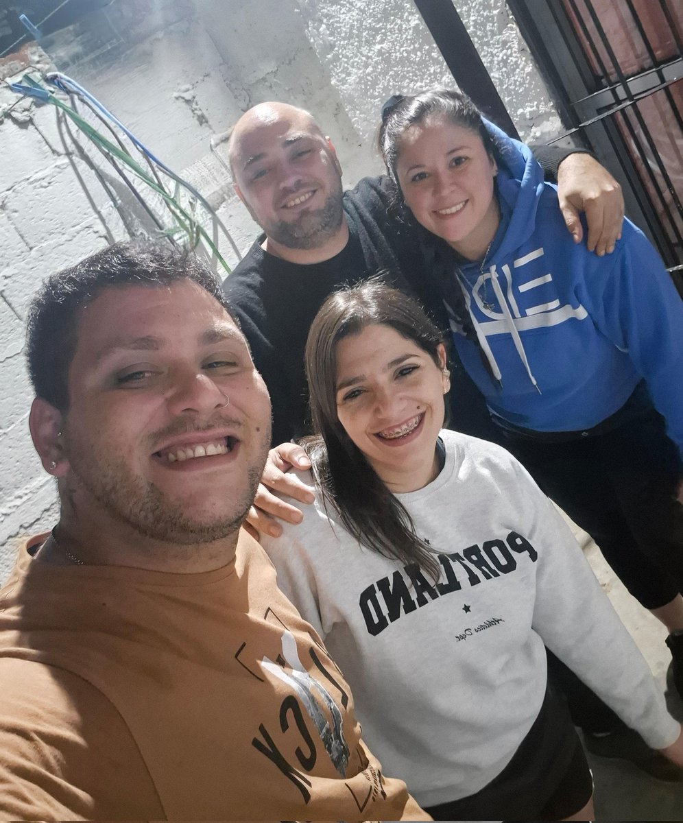 ramplense4's tweet photo. Que horrible es el sentimiento de perder algo que amas!! Que dolor en el alma .. que tristeza inolvidable.. por suerte tener gente que te ama, te ayuda un poco el corazon..  te voy a recordar siempre mi lolita.. https://t.co/sPgWATFAs7