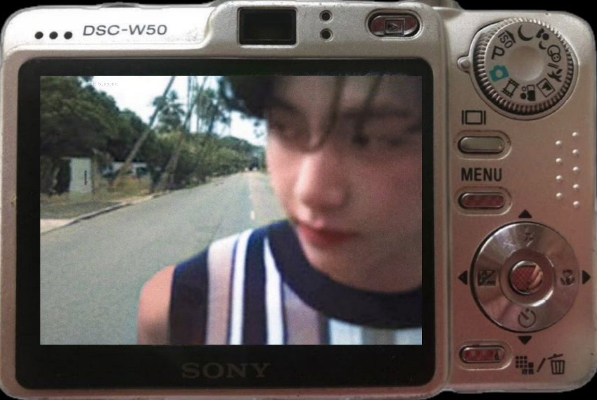 neilperrysme's tweet photo. kim taehyung's camera roll 
          — a thread 🎞️ https://t.co/TTs0sphITu
