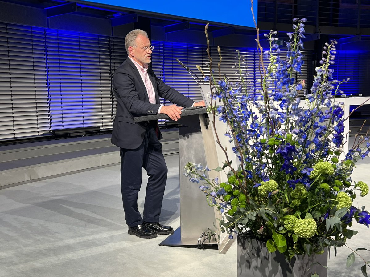 „Ausgezeichnete Gesundheit“ diesmal mit Diskussionen statt Preisen. Schwerpunkte: #Patientensteuerung (Akut-/Notfallversorgung),
#Delegation, #Telemedizin. Stillfried: Herausforderung „Patientensteuerung statt Stau“ bleibt bestehen, auch wenn verbindliche Primärarzt-Bindung kommt
