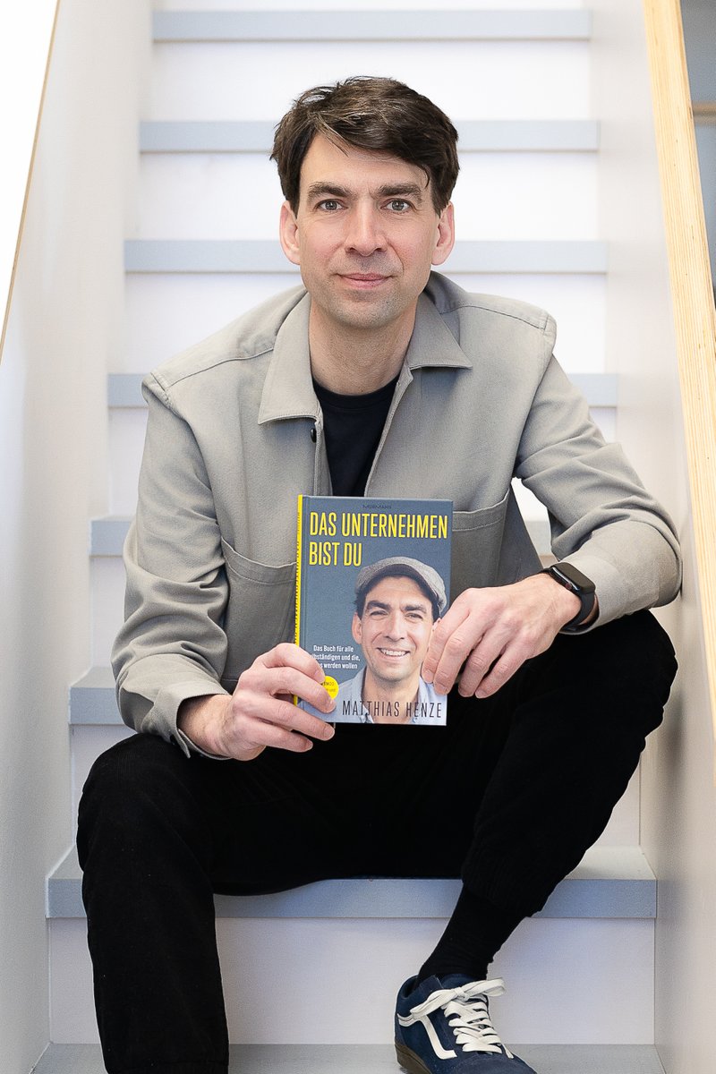 Tadaaa! "Das Unternehmen bist du" erscheint heute. Für all diejenigen, die ihr Leben auch beruflich selbst in die Hand nehmen wollen! 

P.S. Kaufts gerne in der lokalen Buchhandlung! Das sind fantastische Selbständige!