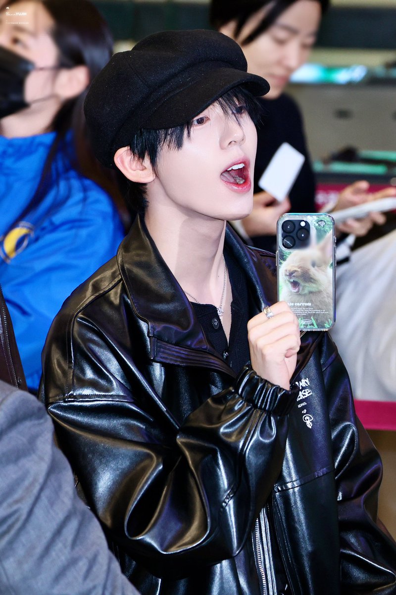 han yujin pics tweet media