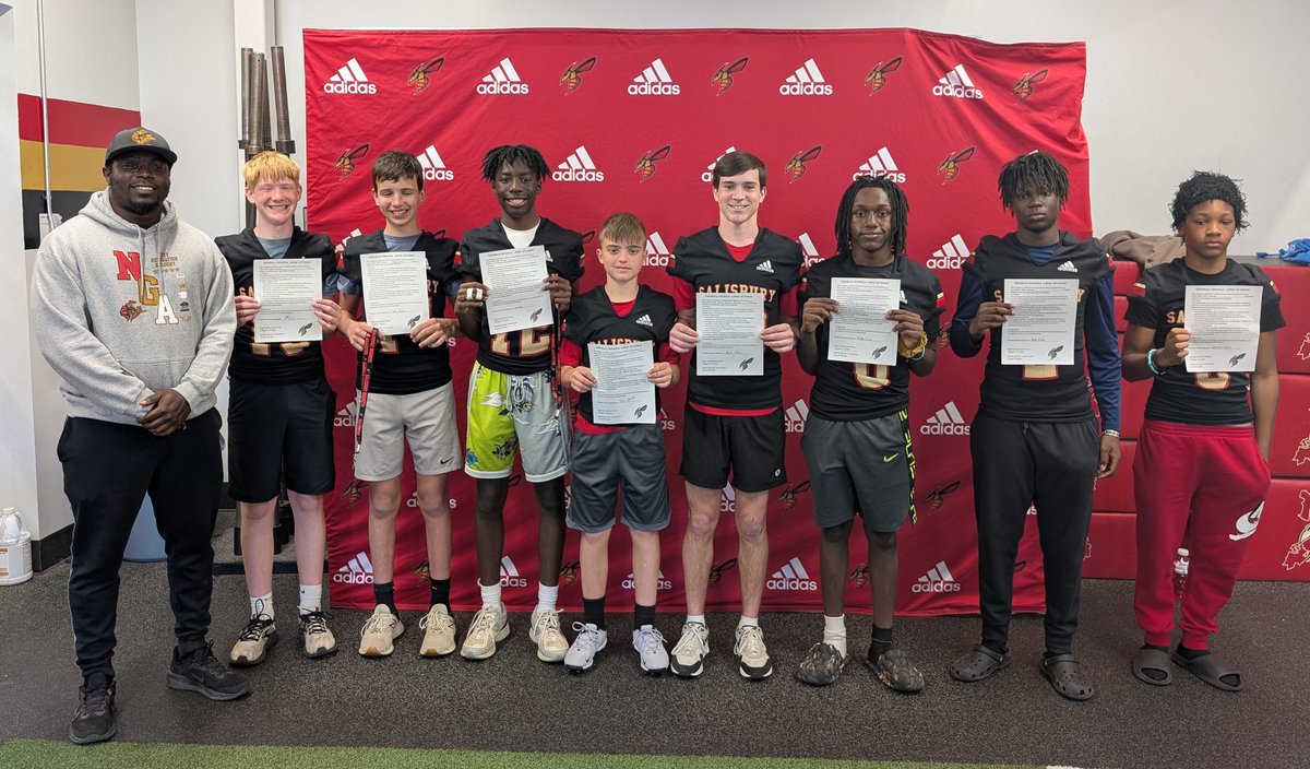 Bury_HornetsFB's tweet photo. The middle school signing night was a success! We were elated to see a few of our future Hornets sign their HLI(High School Letter of Intent)! Thank you parents &amp; Coach John Knox for the support! #BuryBuilt #WhyNotUs #TogetherWeSwarm https://t.co/C16SyuR787